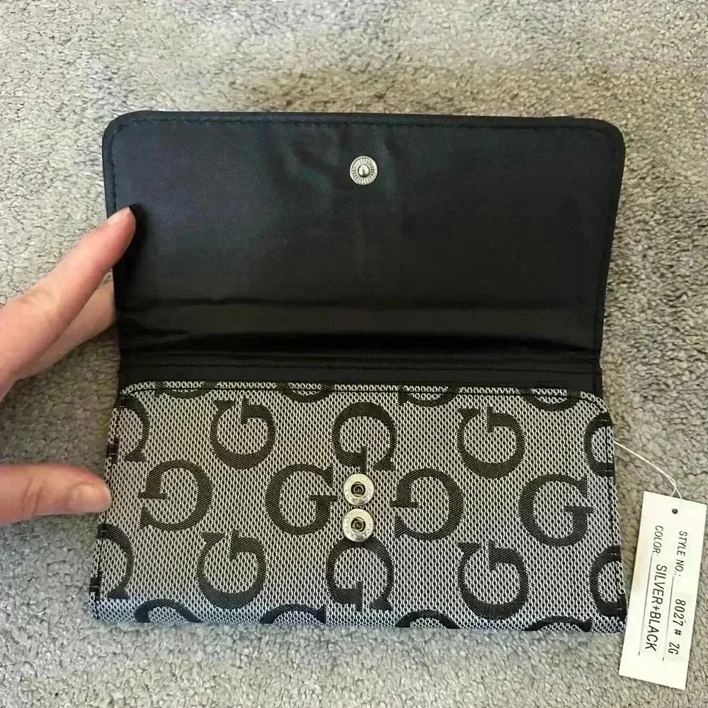 Silver and Black Fashion Wallet